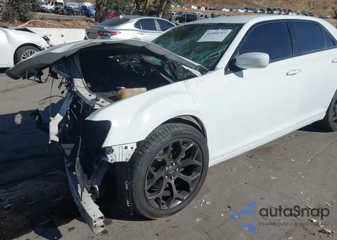 2019 Chrysler 300 300S из США, поврежденный, VIN 2C3CCABG8KH654400